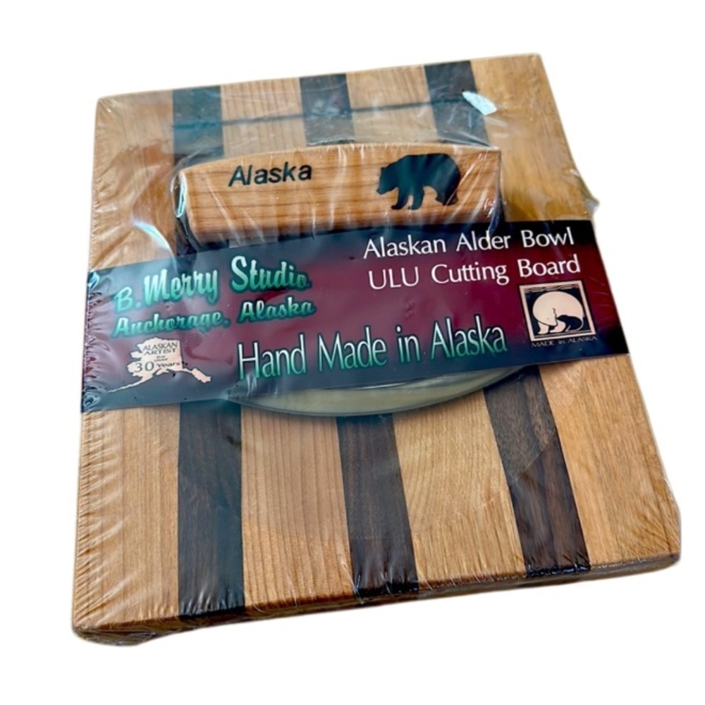 B. MERRY STUDIO Alaskan Alder Bowl Ulu cutting board